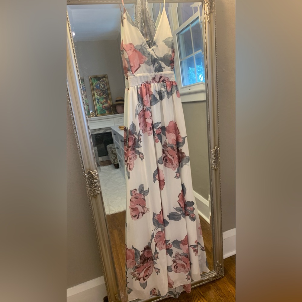 Beautiful floral maxi dress, size S from Windsor. Worn once, perfect condition.